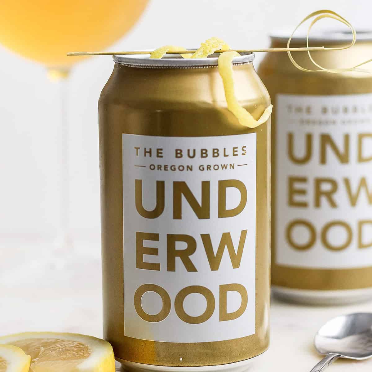 Craft a Festive Canned Champagne Cocktail: Easy Holiday Recipe